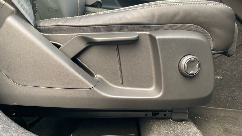 Volvo Xc40 2.0 B4P R DESIGN 5dr Auto Petrol Estate